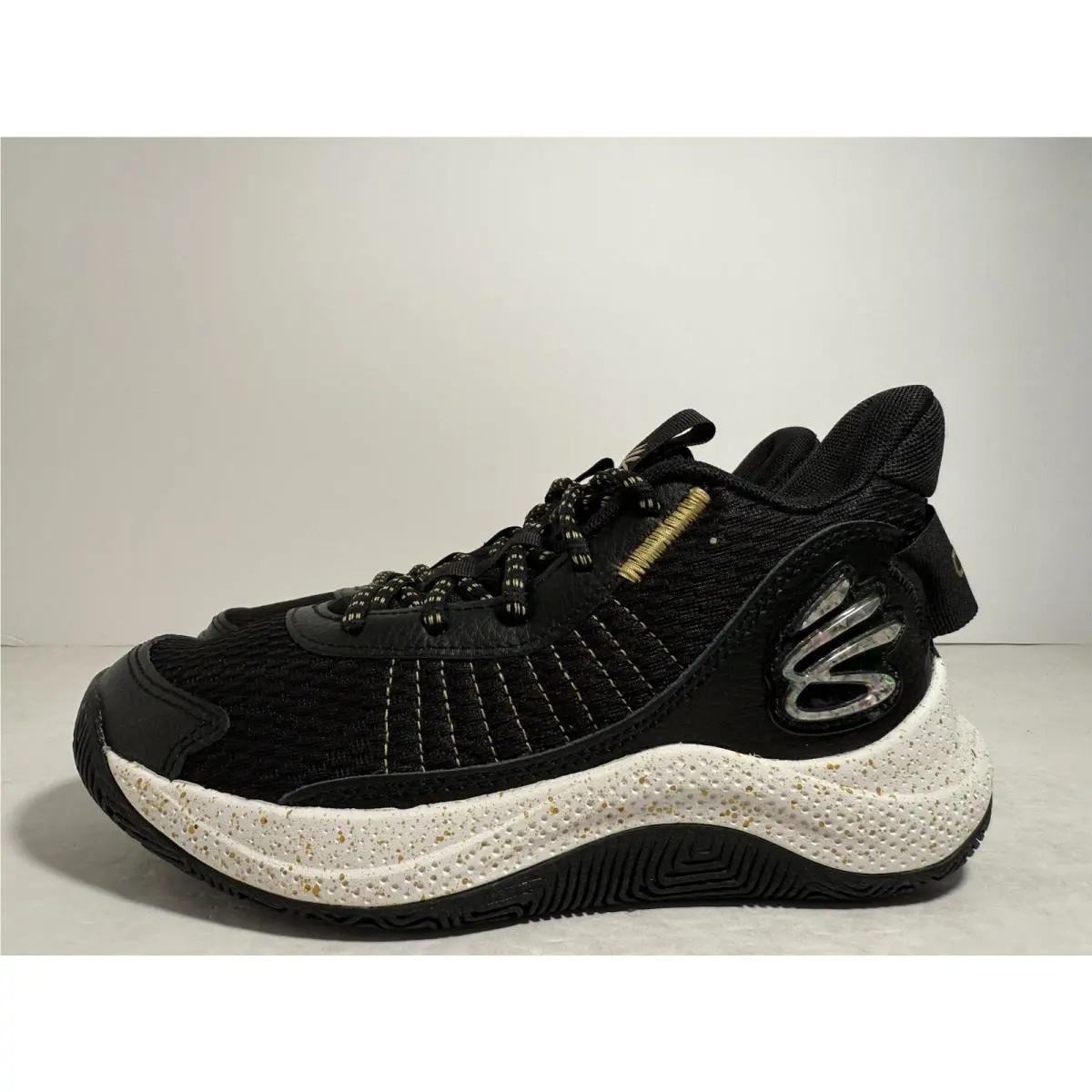 Under Armour shoes - Under Armour Curry 3Z7 - Curry - Black-Black-Metallic Gold (UPC: 196883905935) 2
