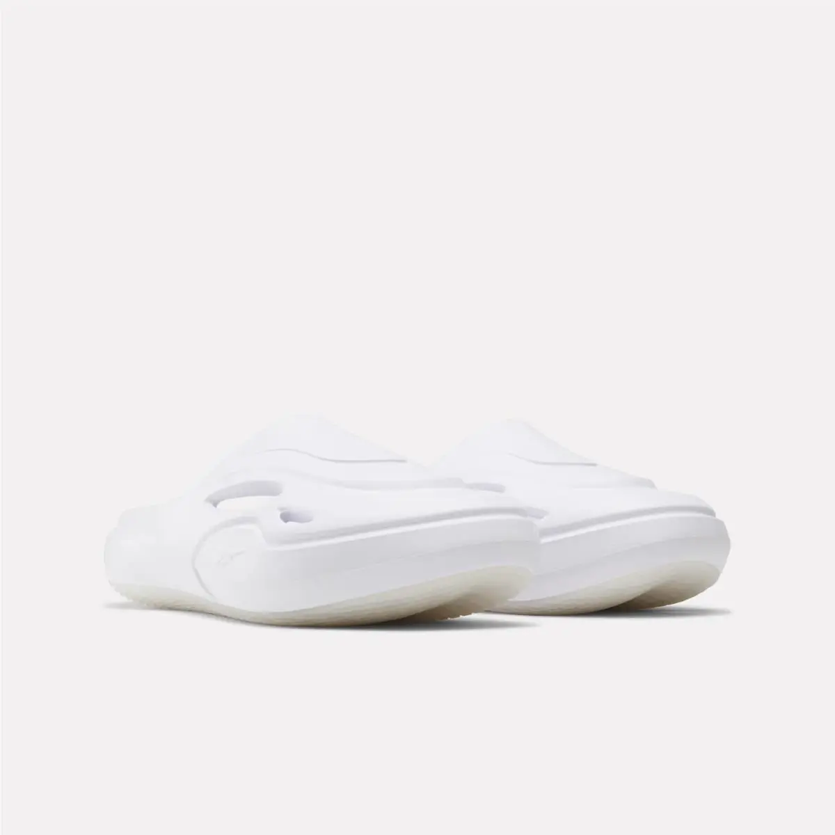 Reebok shoes - White/White/White 7