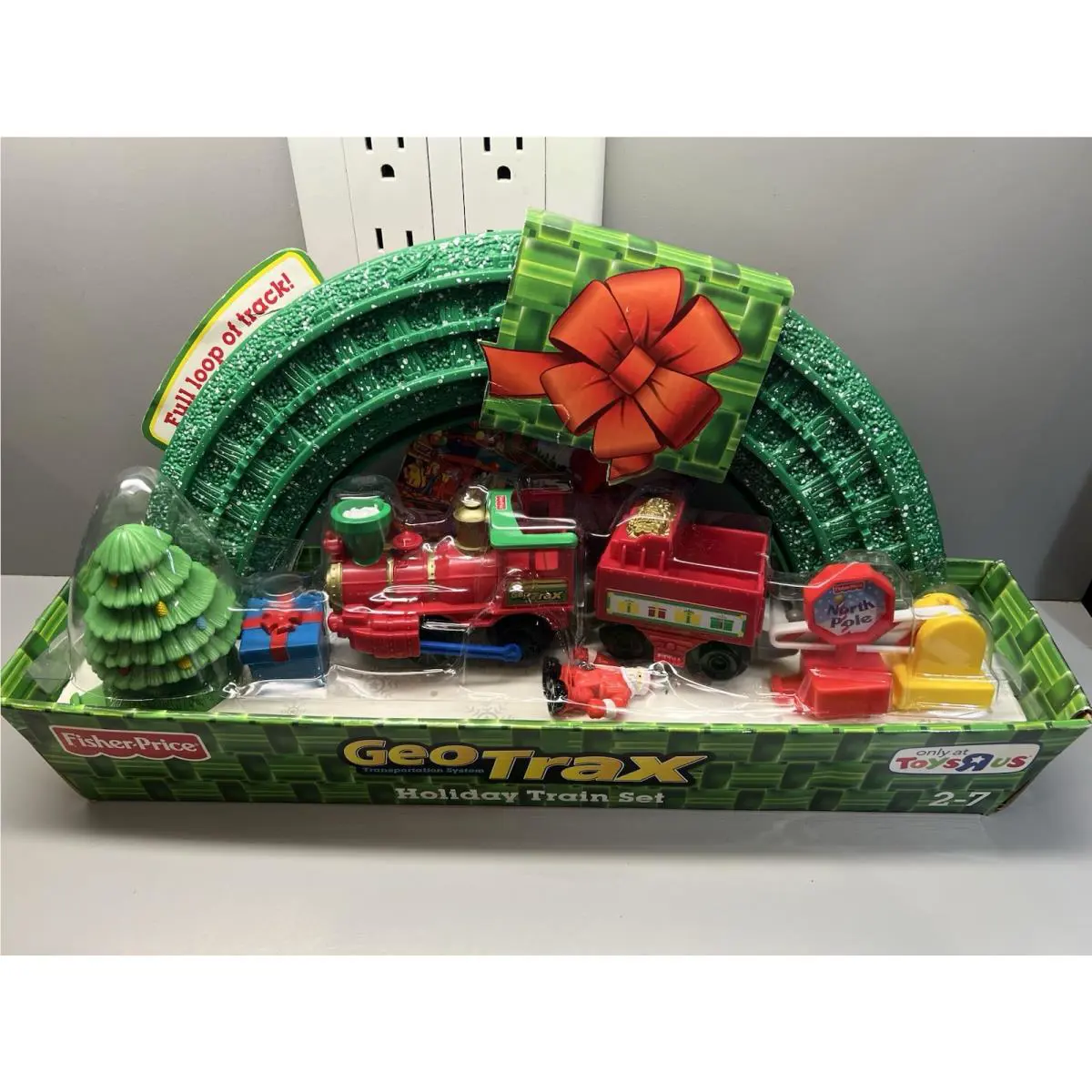 Fisher Price 2010 Geo Trax Holiday Train Set Christmas Santa Toys R Us