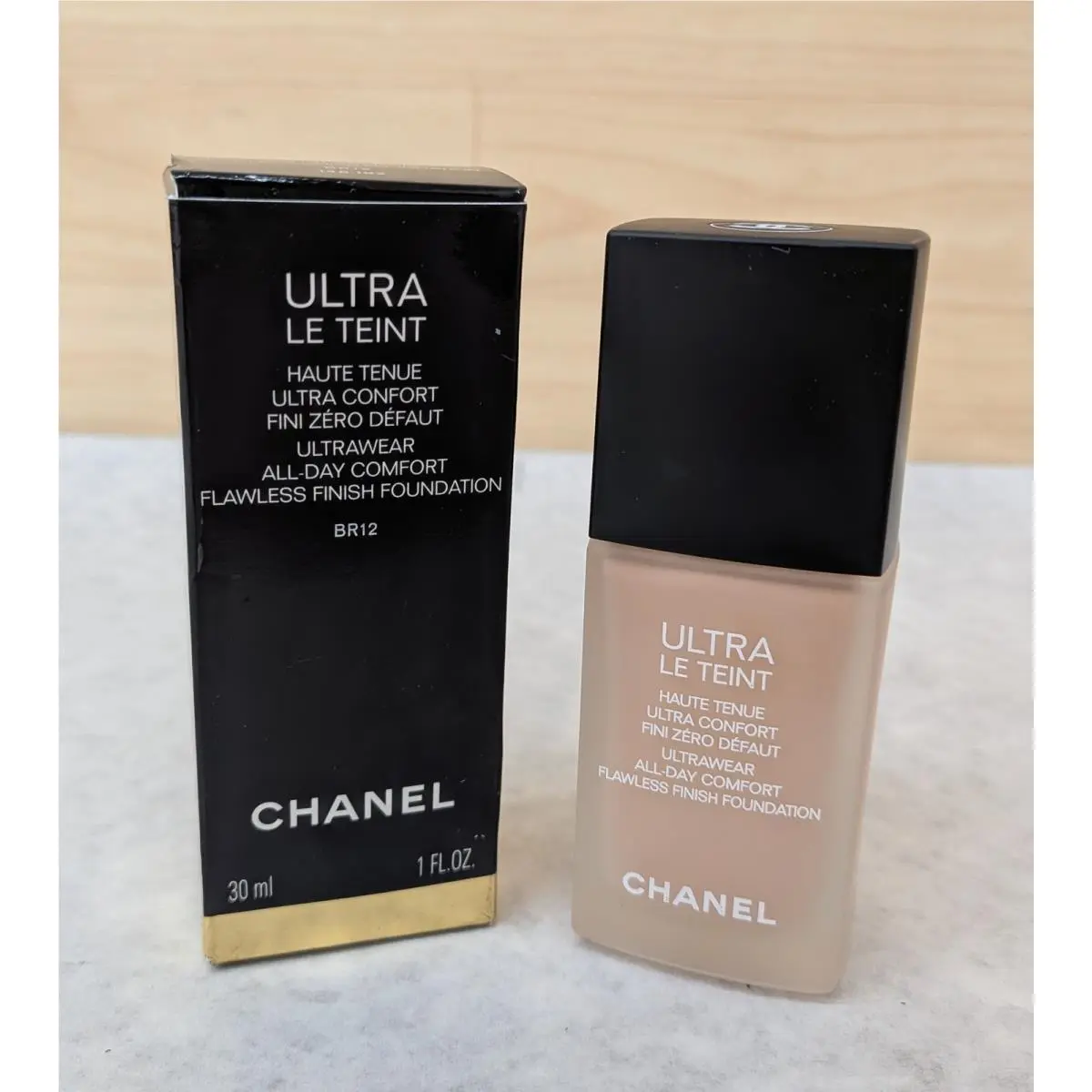 Chanel Ultra Le Teint Ultrawear All-day Comfort Flawless Finish Foundation BR12