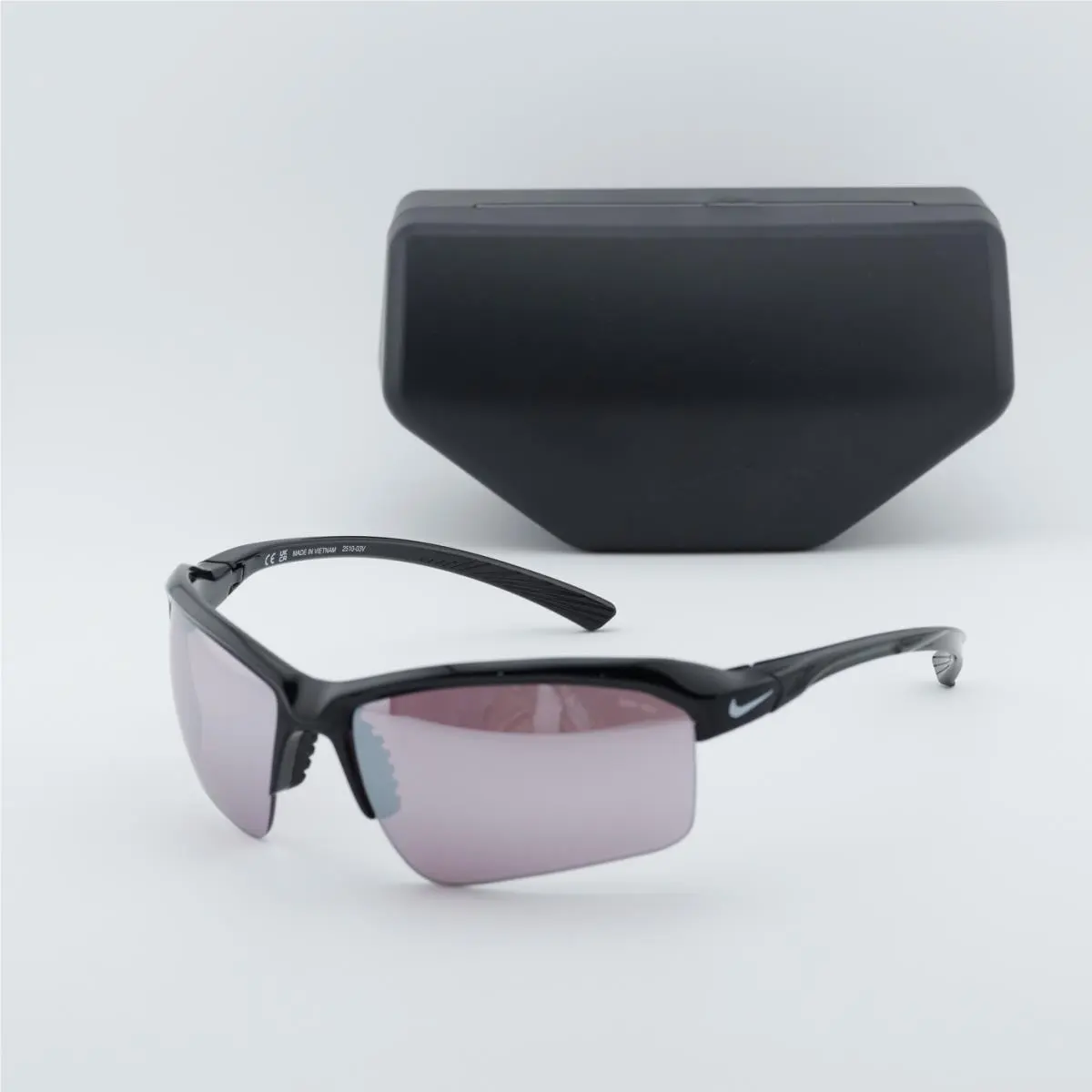 Nike Skylon Rise Team IQ7185 013 Black/red Mirror 70-17-120 Sunglasses
