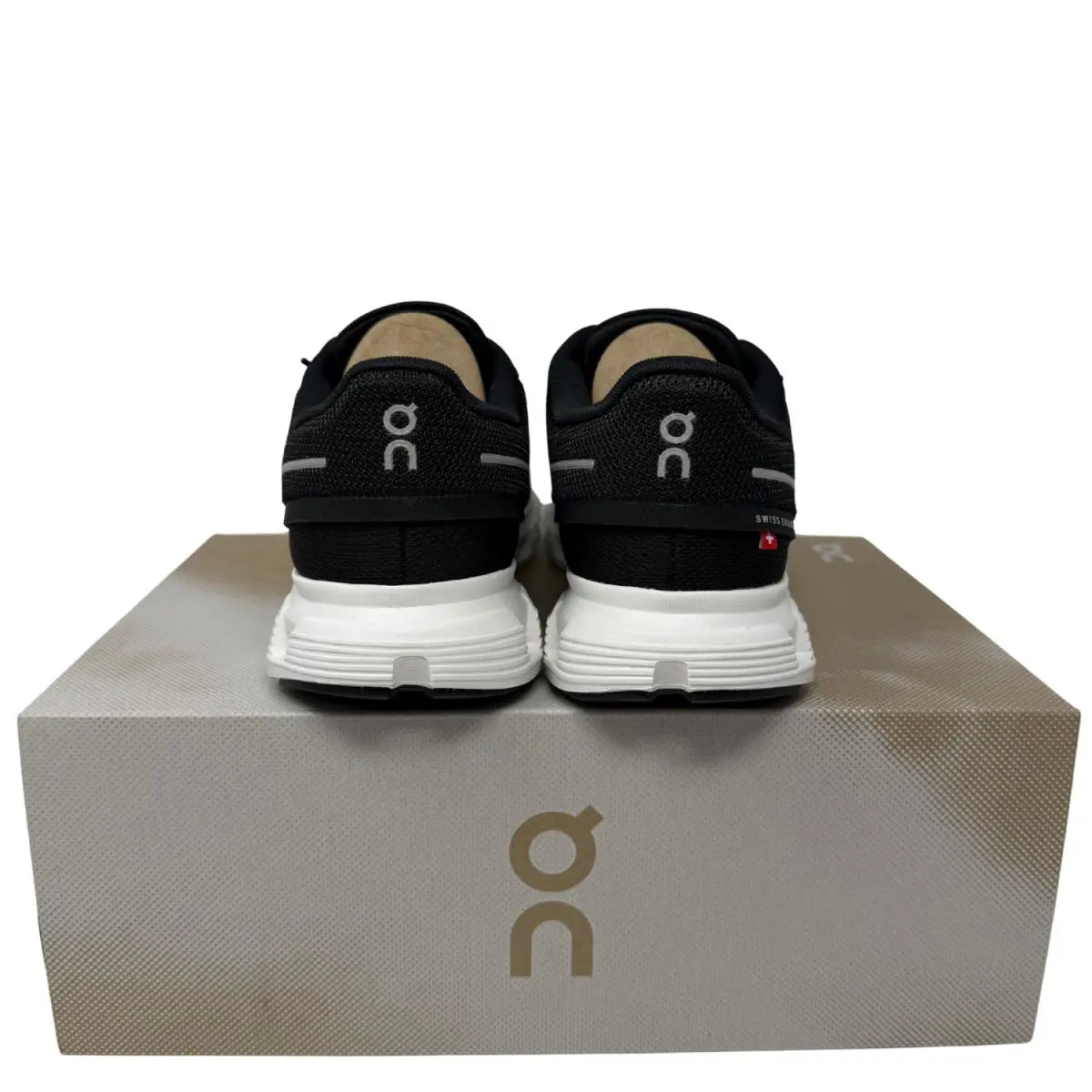 On-Running shoes - Cloud 6 - Cloud - Black | White 4