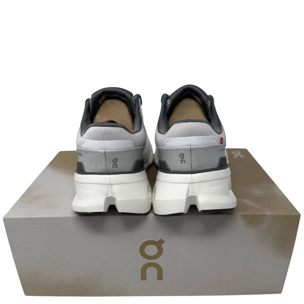 On-Running shoes - Cloudrunner 2 - Cloudrunner - White | Horizon 20