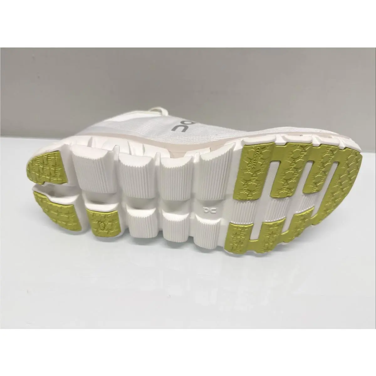 On-Running shoes - On Cloudflow 4 - Cloudflow - 3WD30110248 - White 3