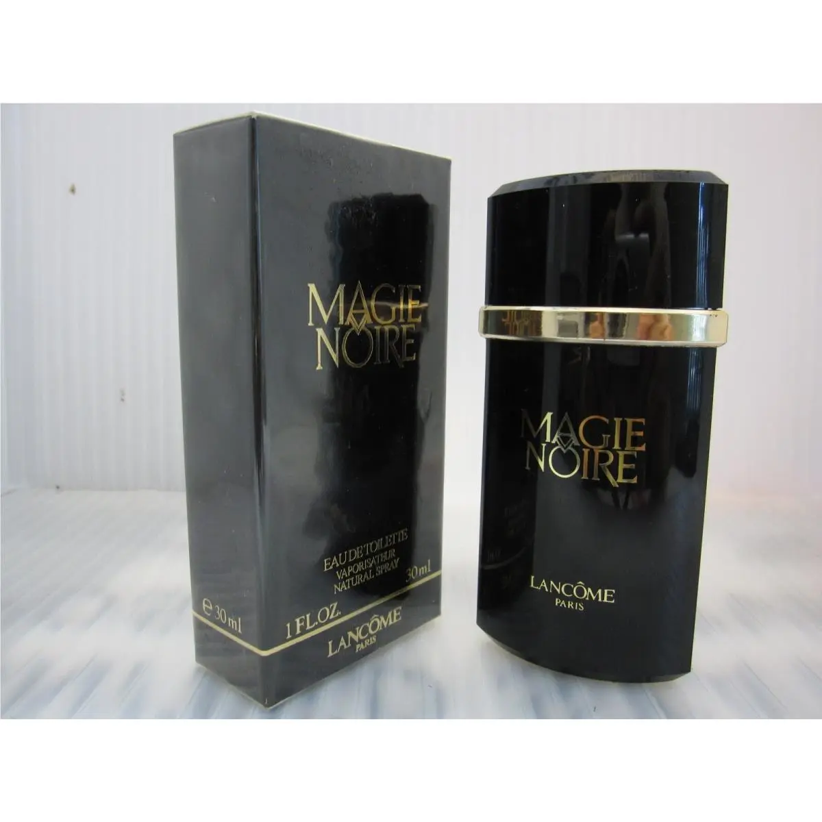 Magie Noire by Lancome 1.0 FL oz / 30 ML Eau De Toilette Spray Box No by Lancôme