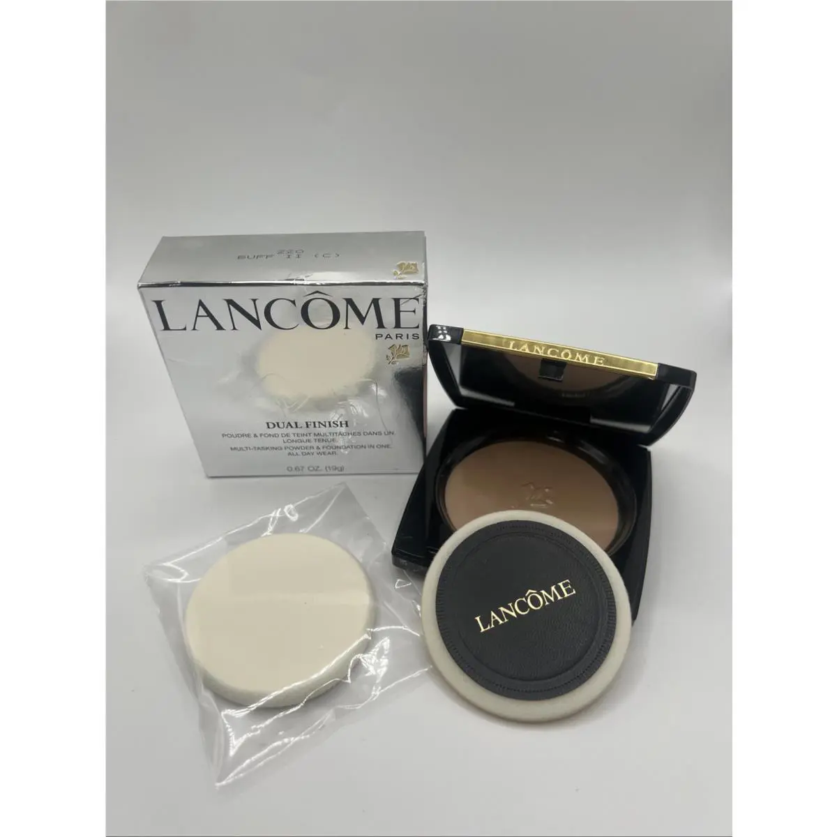 Lancome Dual Finish Multi Tasking Powder Foundation in One 220 Buff II