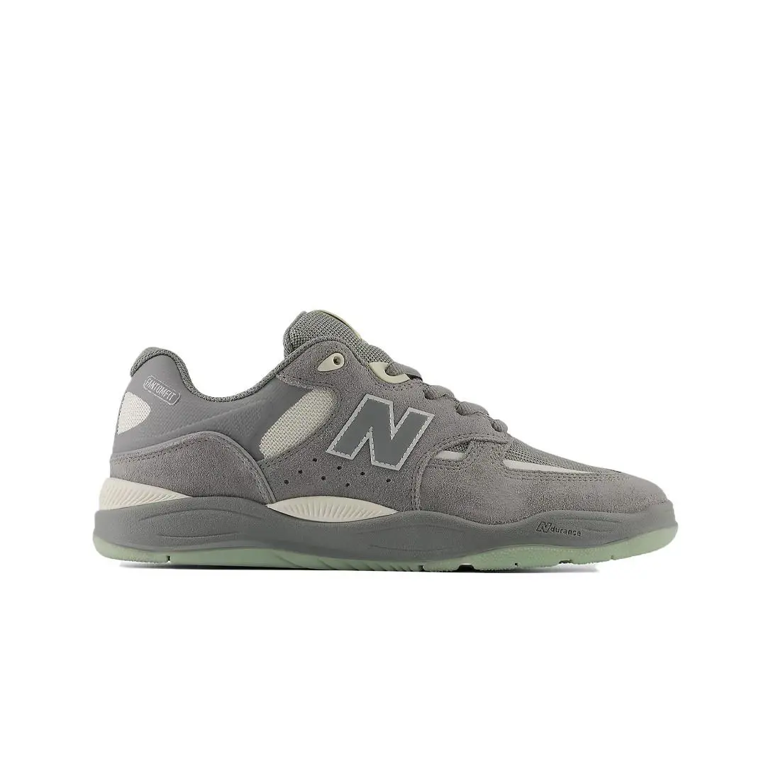 New Balance shoes - Grey; White 5