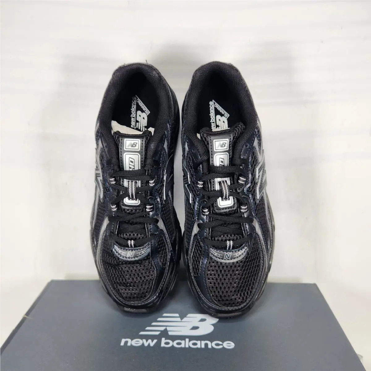 New Balance shoes - New Balance 740 - Black 1
