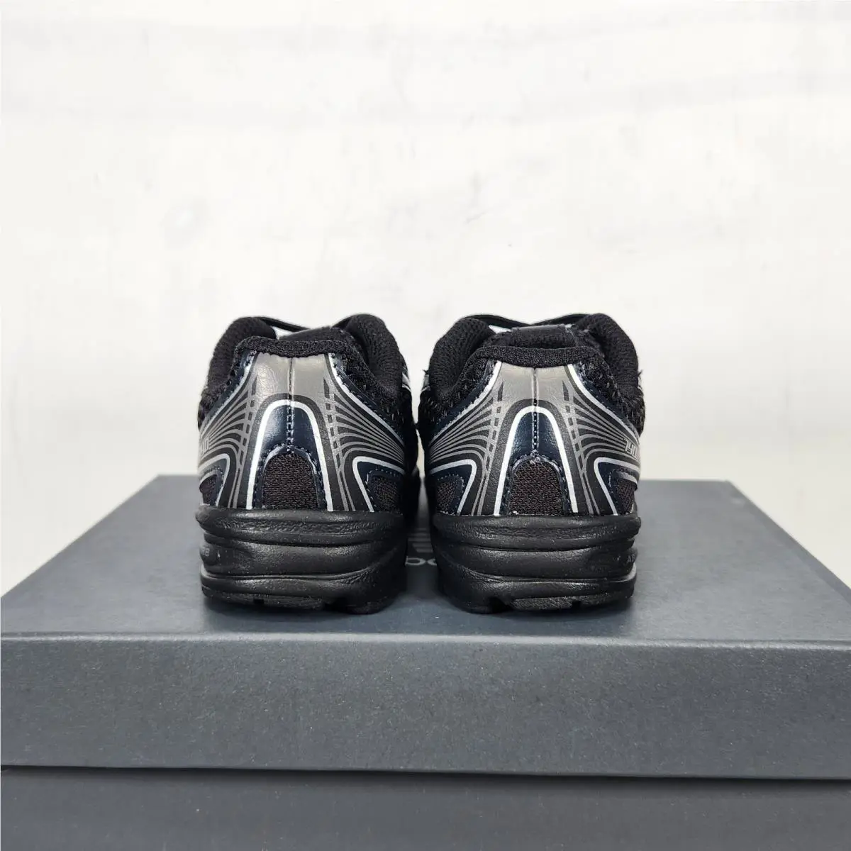 New Balance shoes - New Balance 740 - Black 4