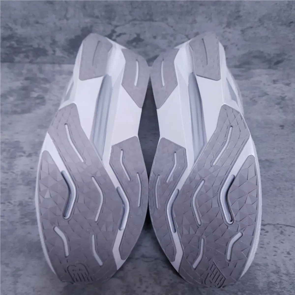 New Balance shoes - New Balance FuelCell Propel - FuelCell Propel - MFCPRLG5 - Gray 3