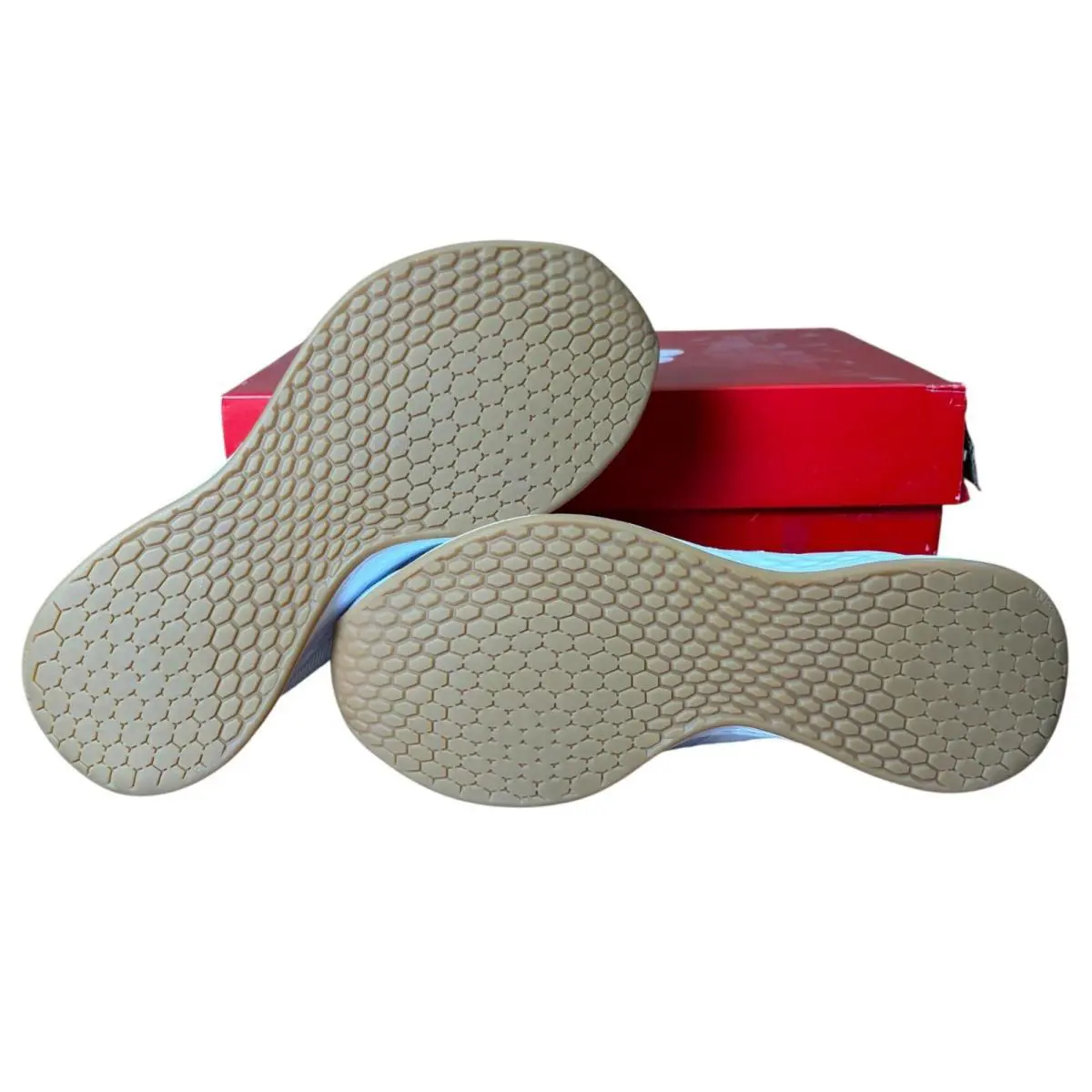 New Balance shoes - New Balance Fresh Foam Roav - White 1