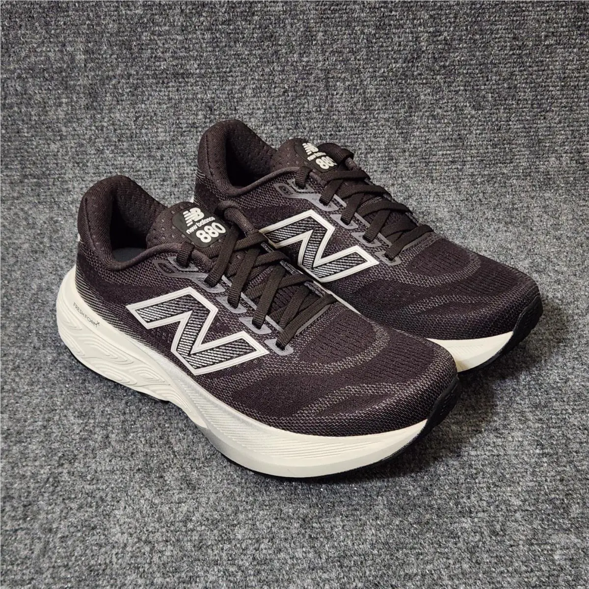 New Balance shoes - New Balance 880 - Black 1