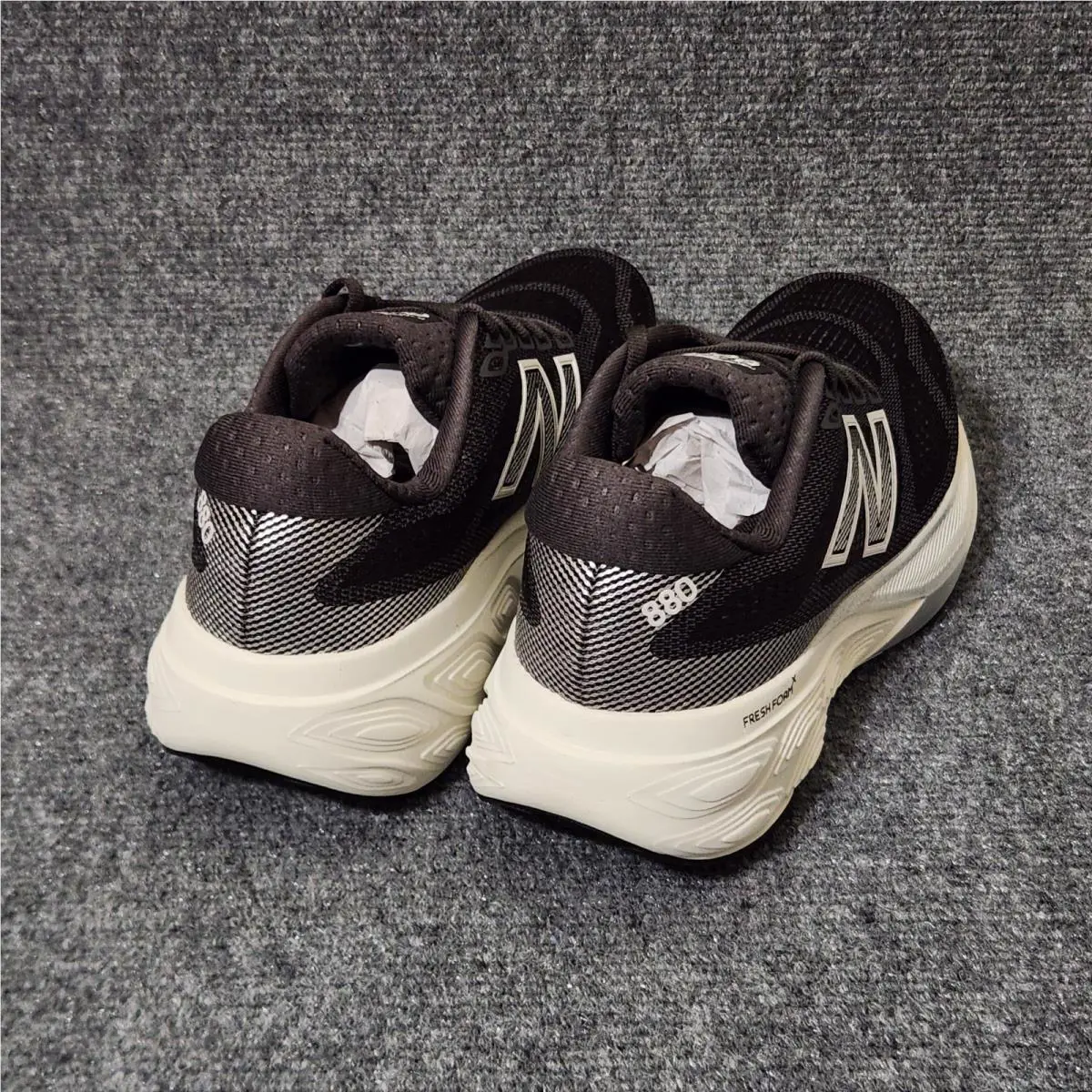 New Balance shoes - New Balance 880 - Black 4