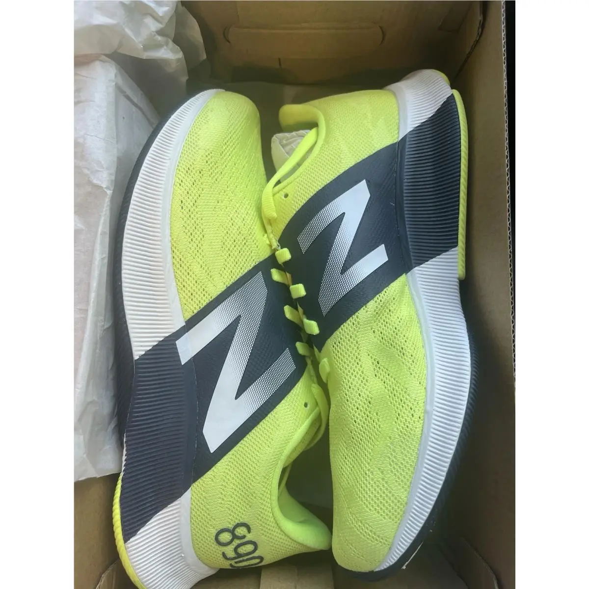 Women’s Size 8 - New Balance Fuelcell W890YG8 Yellow/green