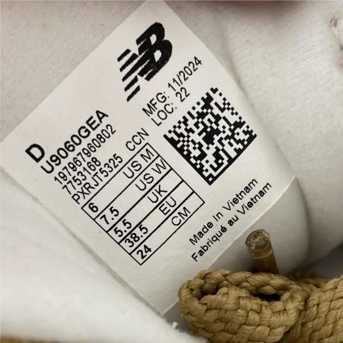 New Balance shoes - New Balance 9060 - Red (UPC: 197967960802) 7