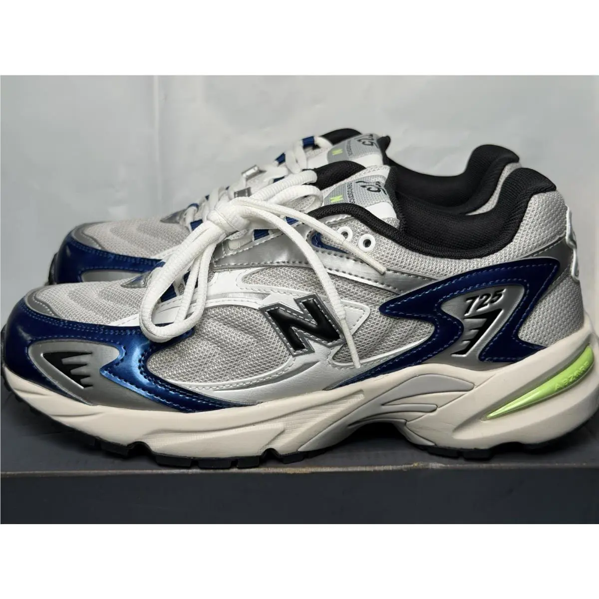 New Balance shoes - New Balance 725 - ML725UC - Gray 3