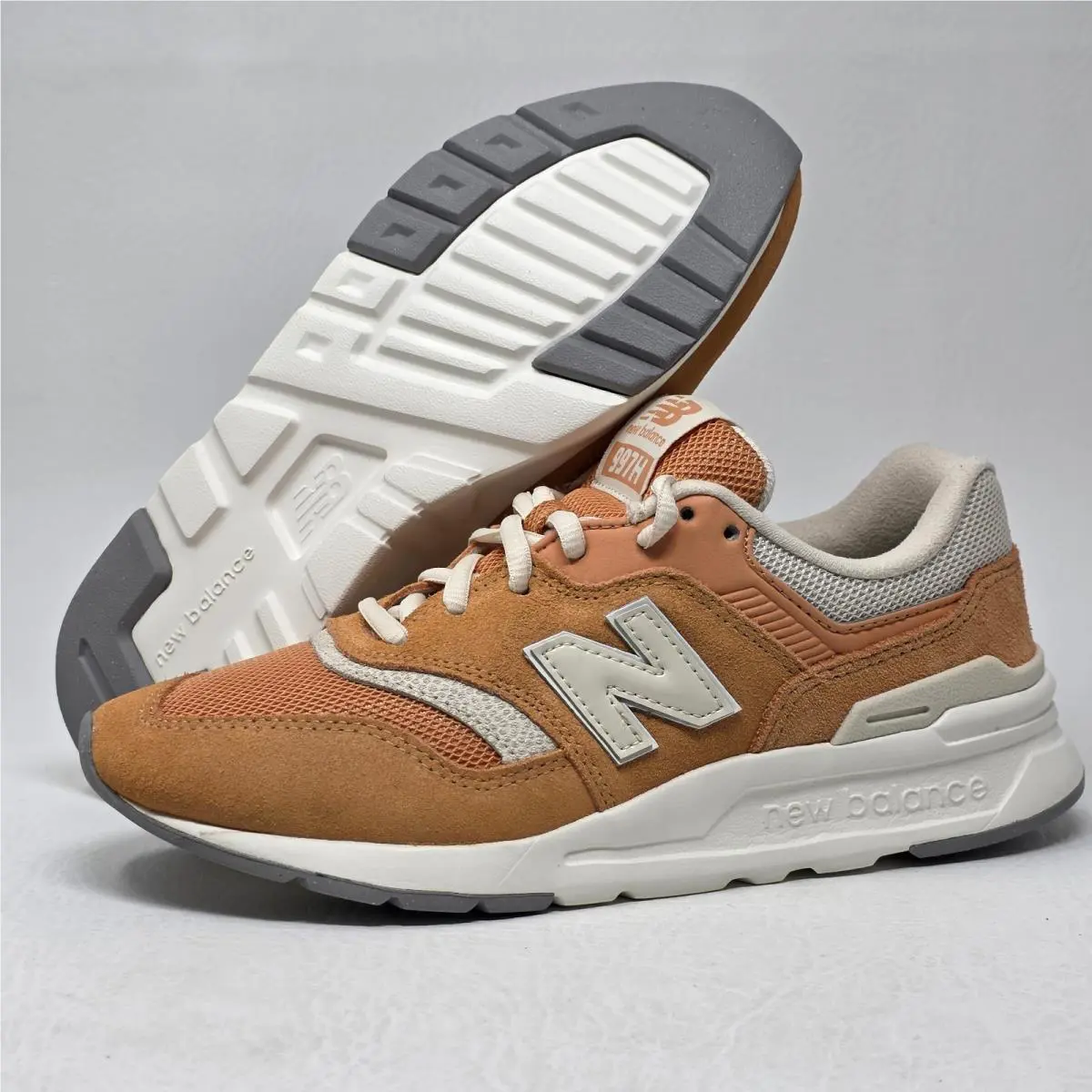 New Balance shoes - New Balance 997H - CW997HZM - Brown Baige 9