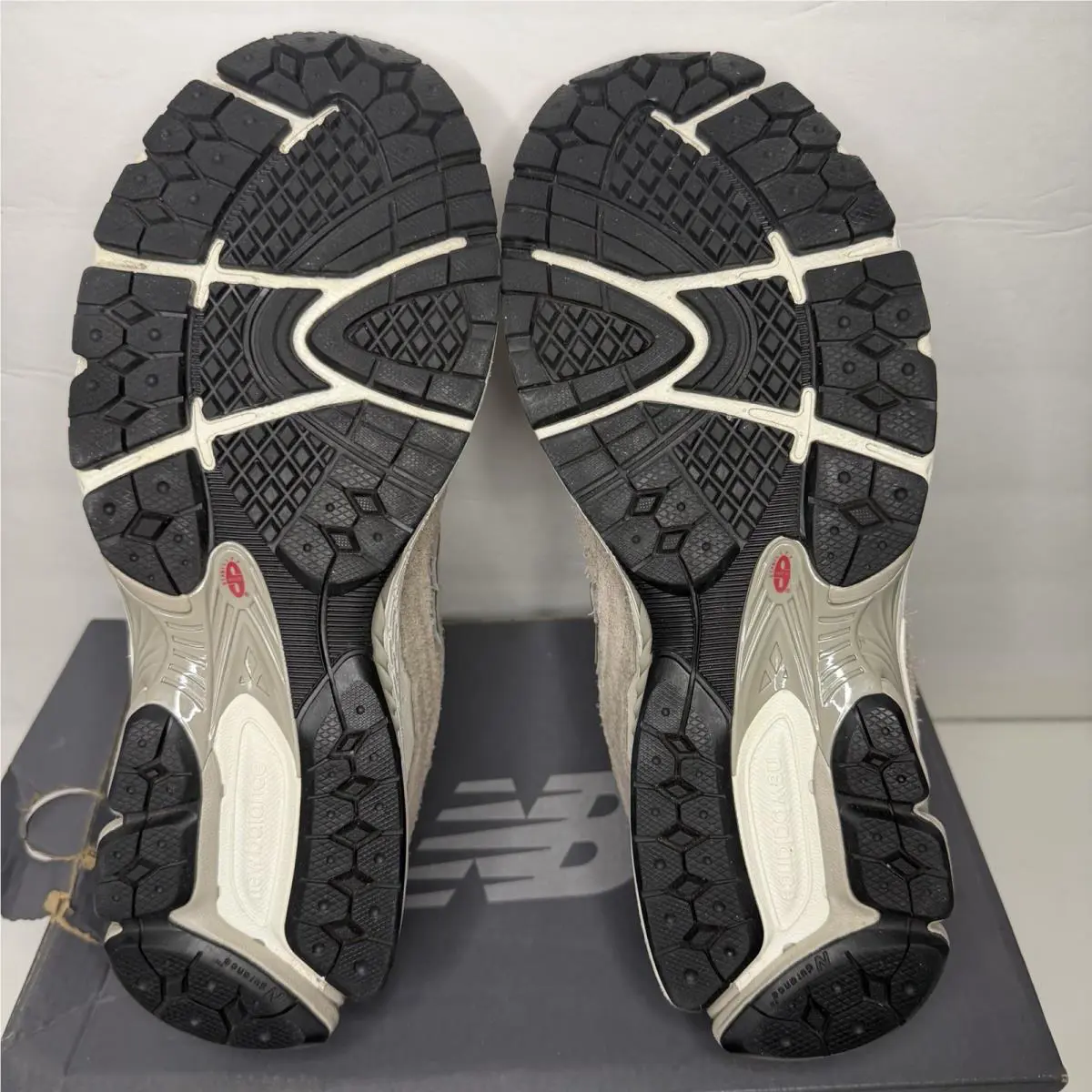 New Balance shoes - New Balance 2002 R - M2002RDL - Brown 5