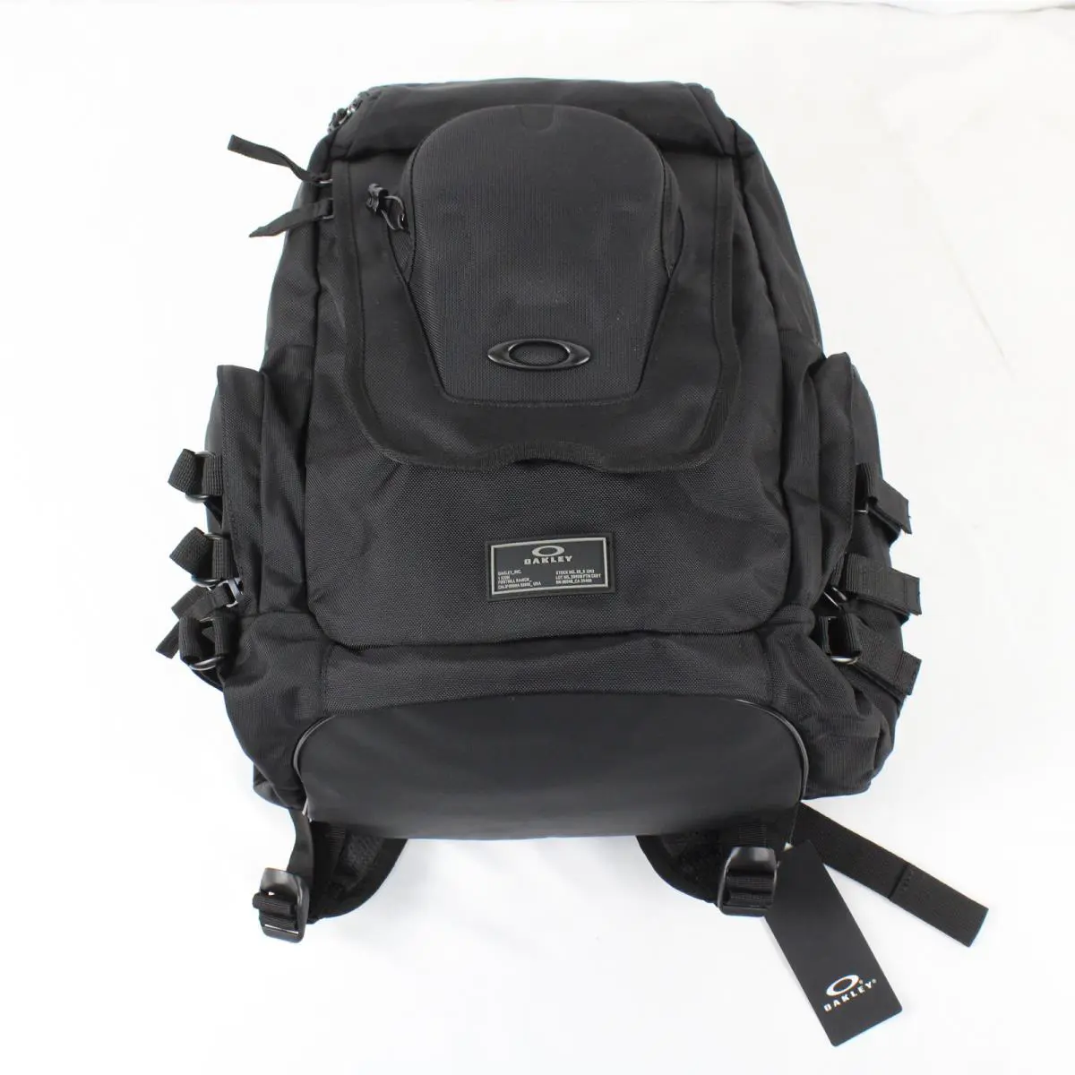 Vsl Icon Water Repellent Backpack W/ Molded Eyewear Pocket In Black 24 L by Oakley
