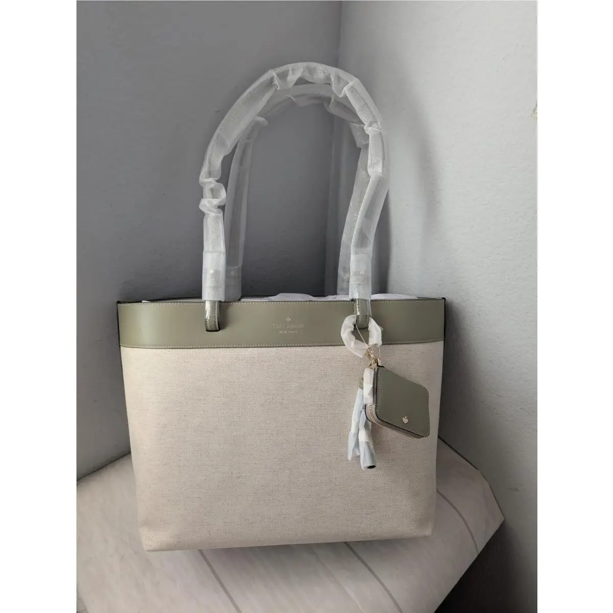 Kate Spade KP057 Tessa Large Tote Bag W/charm In Elm Multi