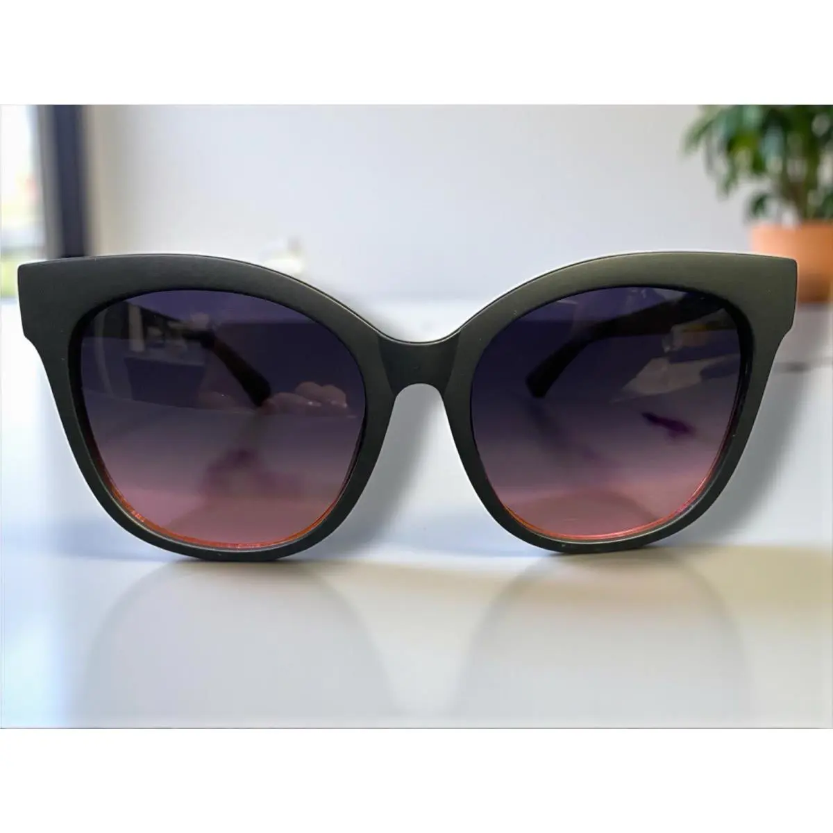 Quay Sunglasses Its MY Way Matte Black / Black Pink Gradient Lens Oversized XL