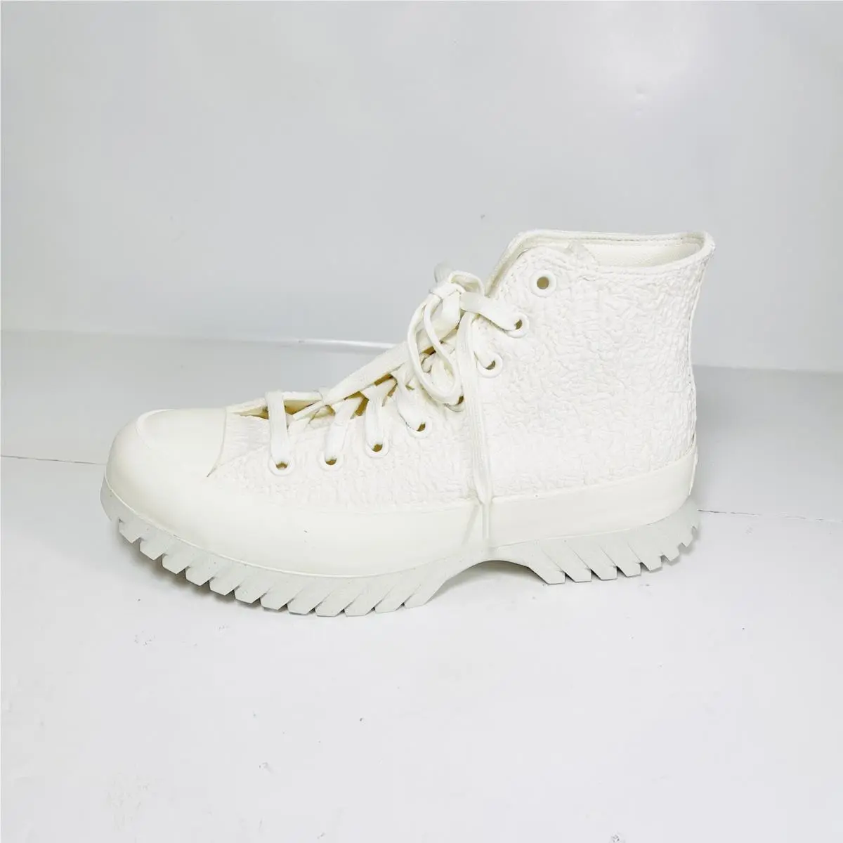 Ctas Lugged 2.0 Hi Womens Platform Sneakers Size 9.5 Egret Textured by Converse