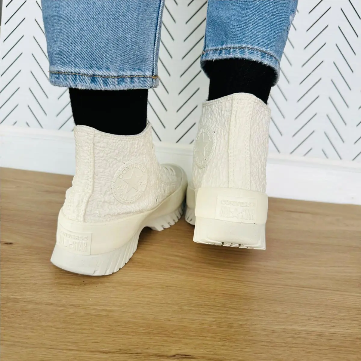 Converse shoes - Converse Chuck Taylor All Star Lugged Platform - A00876C - White (UPC: 194433805391) 3