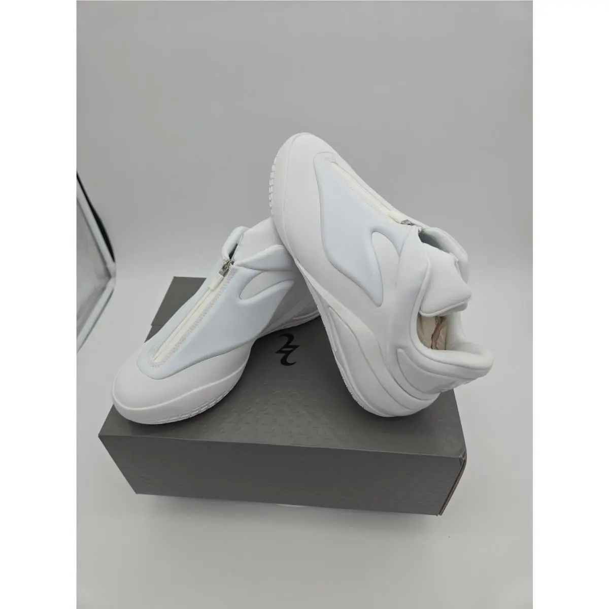 Shai 001 Clean Slate A19934C Youth GS Size 7 White Okc Nba Champions DS by Converse