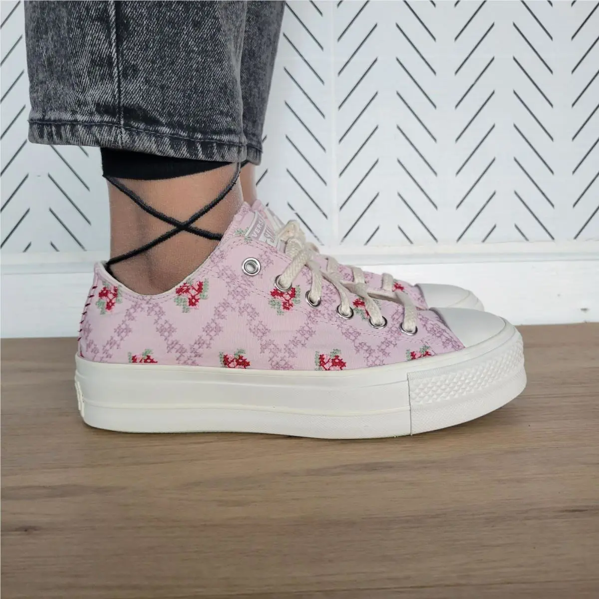 Converse shoes - Chuck Taylor - Chuck Taylor - A13660C - Pink (UPC: 194435404080) 2