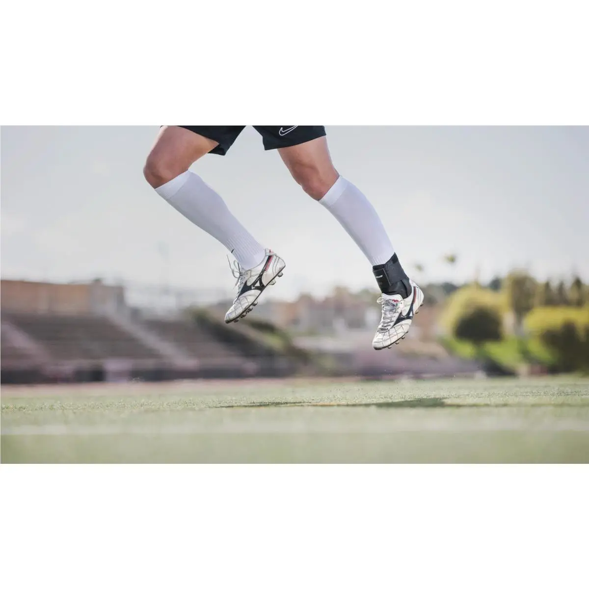 DonJoy  - Donjoy Performance Anaform Lace-Up Ankle Brace Small - Dp151Ab04-Blk-S - Black (UPC: 888912164207) 5