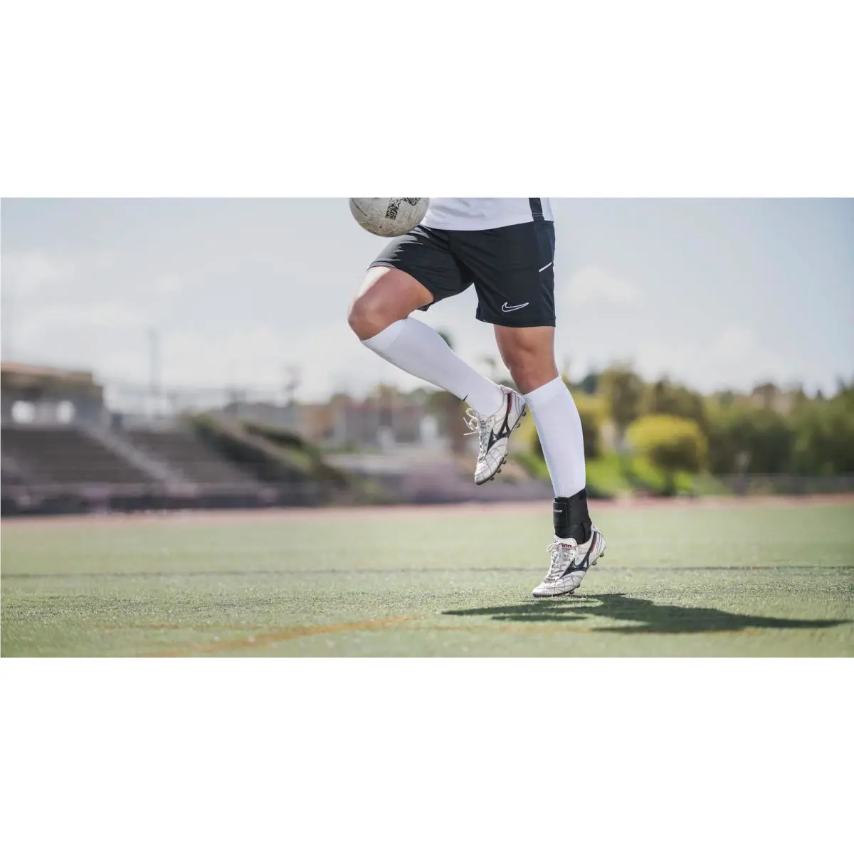 DonJoy  - Donjoy Performance Anaform Lace-Up Ankle Brace Small - Dp151Ab04-Blk-S - Black (UPC: 888912164207) 4