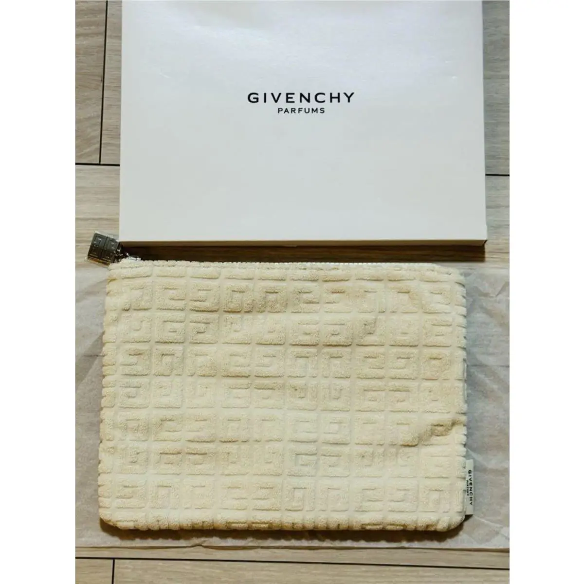Givenchy 4G Clutch Cosmetic Makeup Pouch Crochet Bag Beige Limited Edition