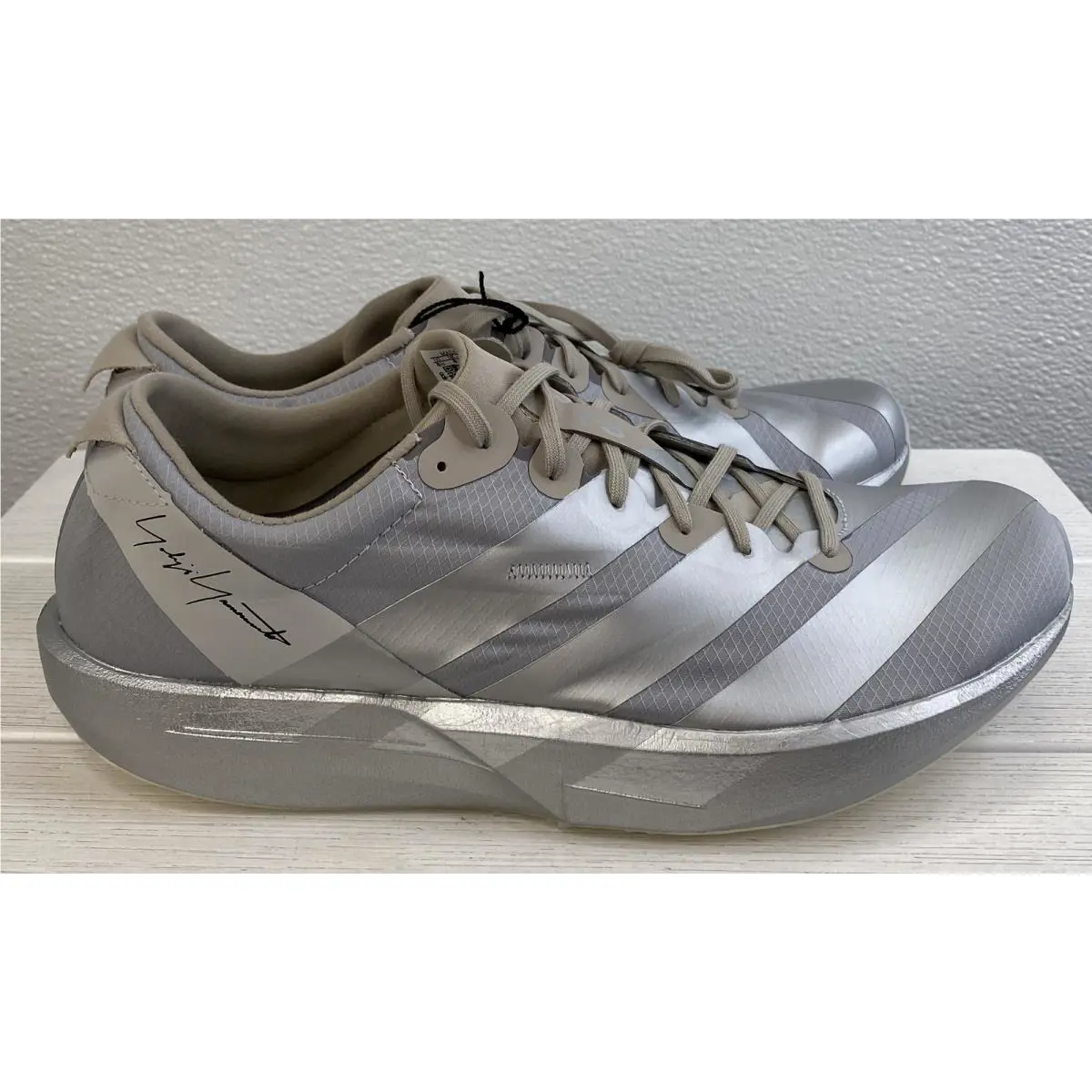 Adidas shoes - Silver (UPC: 198322575303) 0