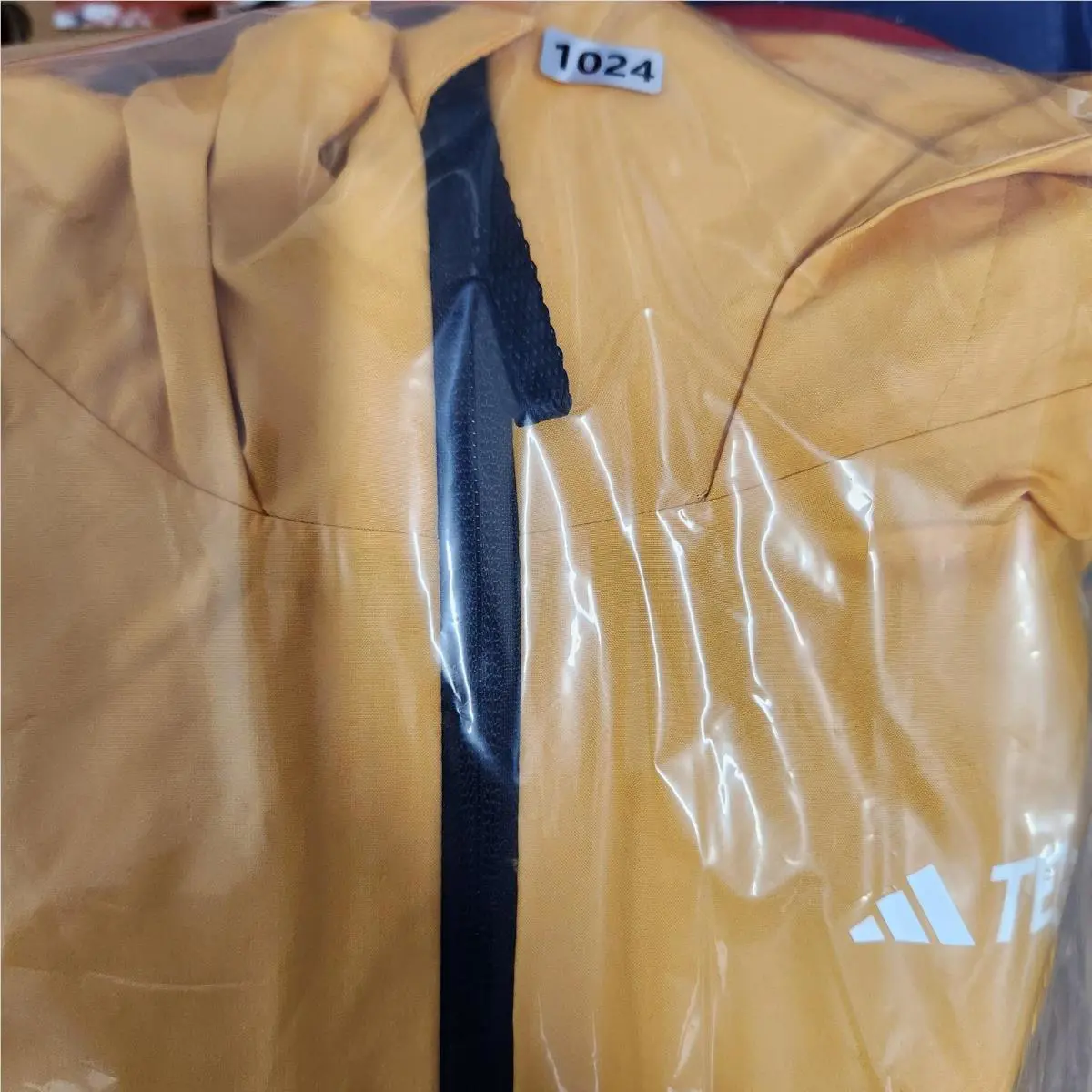 Adidas clothing - Yellow 9