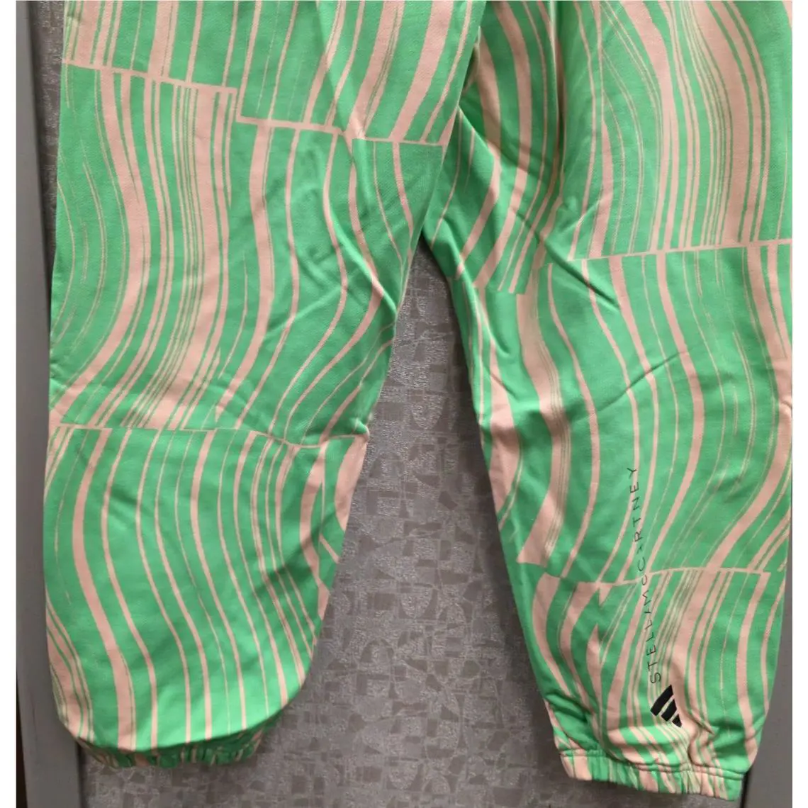 Adidas clothing - HT1104 - HT1104 - Screaming Green 4
