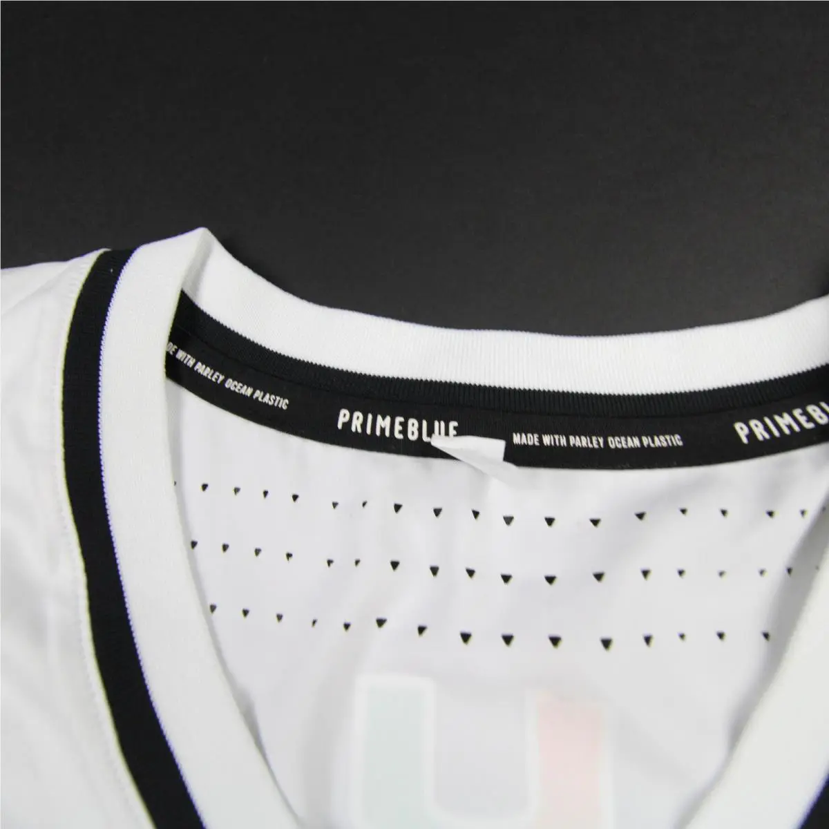 Adidas clothing - White (UPC: 0191028637375) 2
