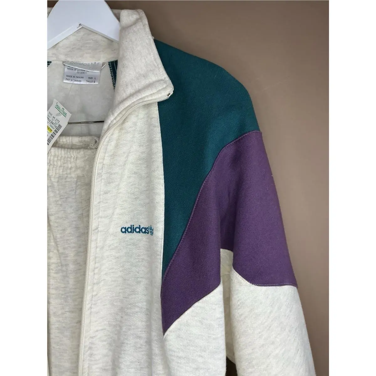 Adidas clothing - Beige 7