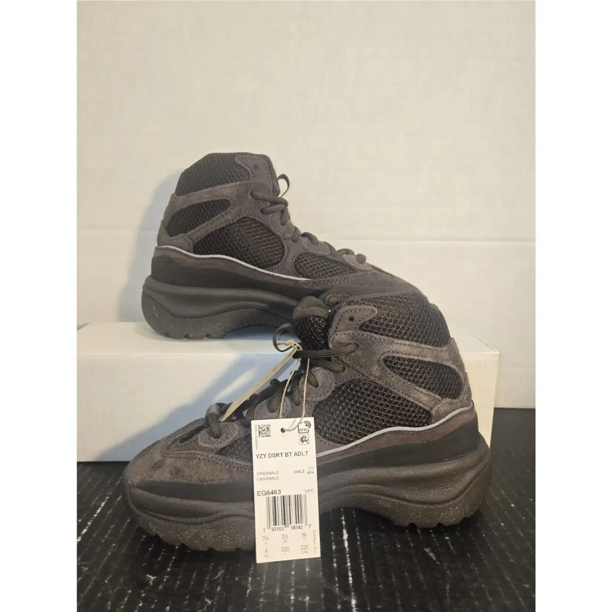 Adidas Yeezy Desert Boot EG6463 Size 4 Youth