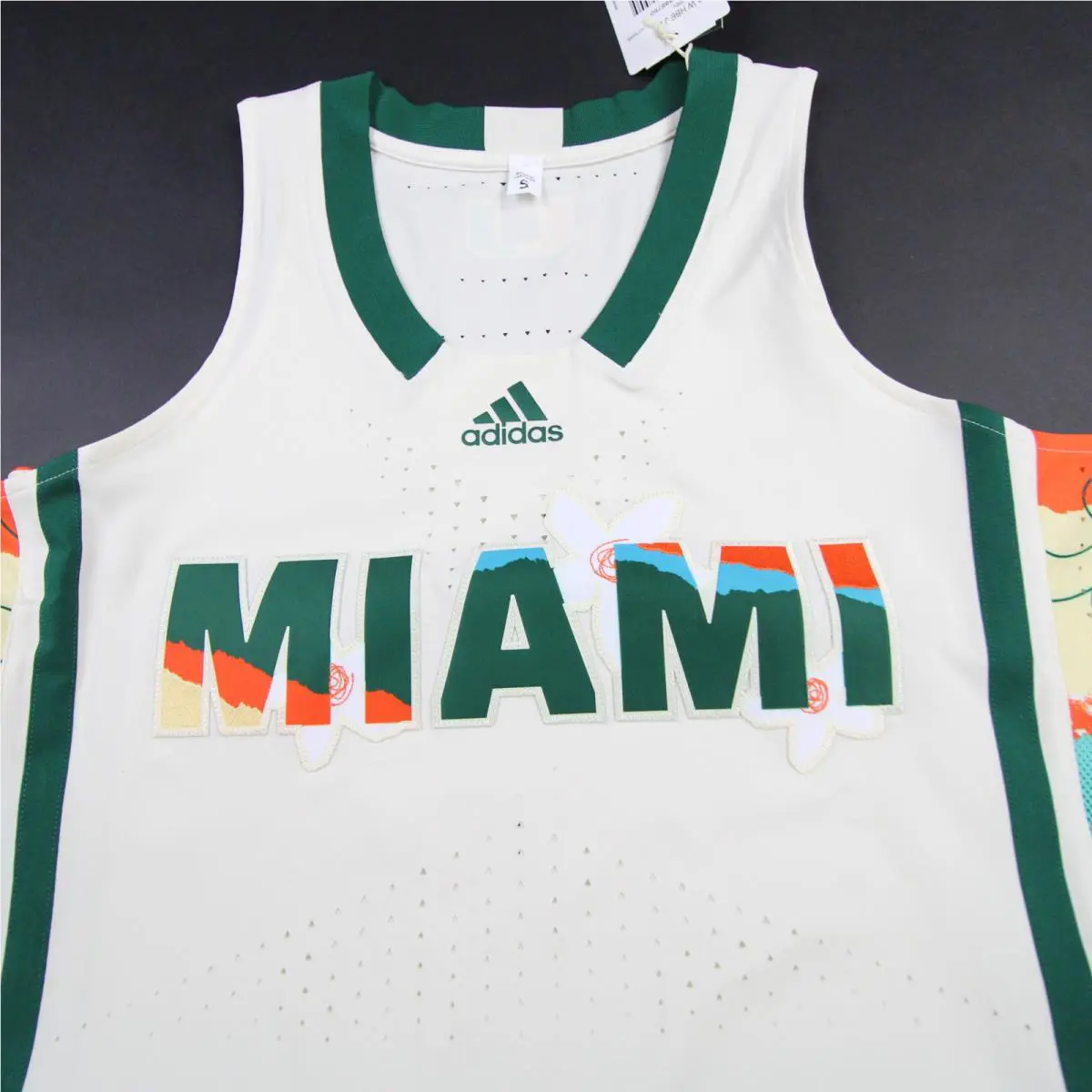 Adidas clothing - White (UPC: 0191028637375) 0
