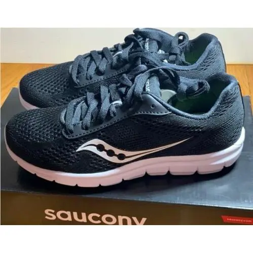 Saucony shoes - Black/White 4