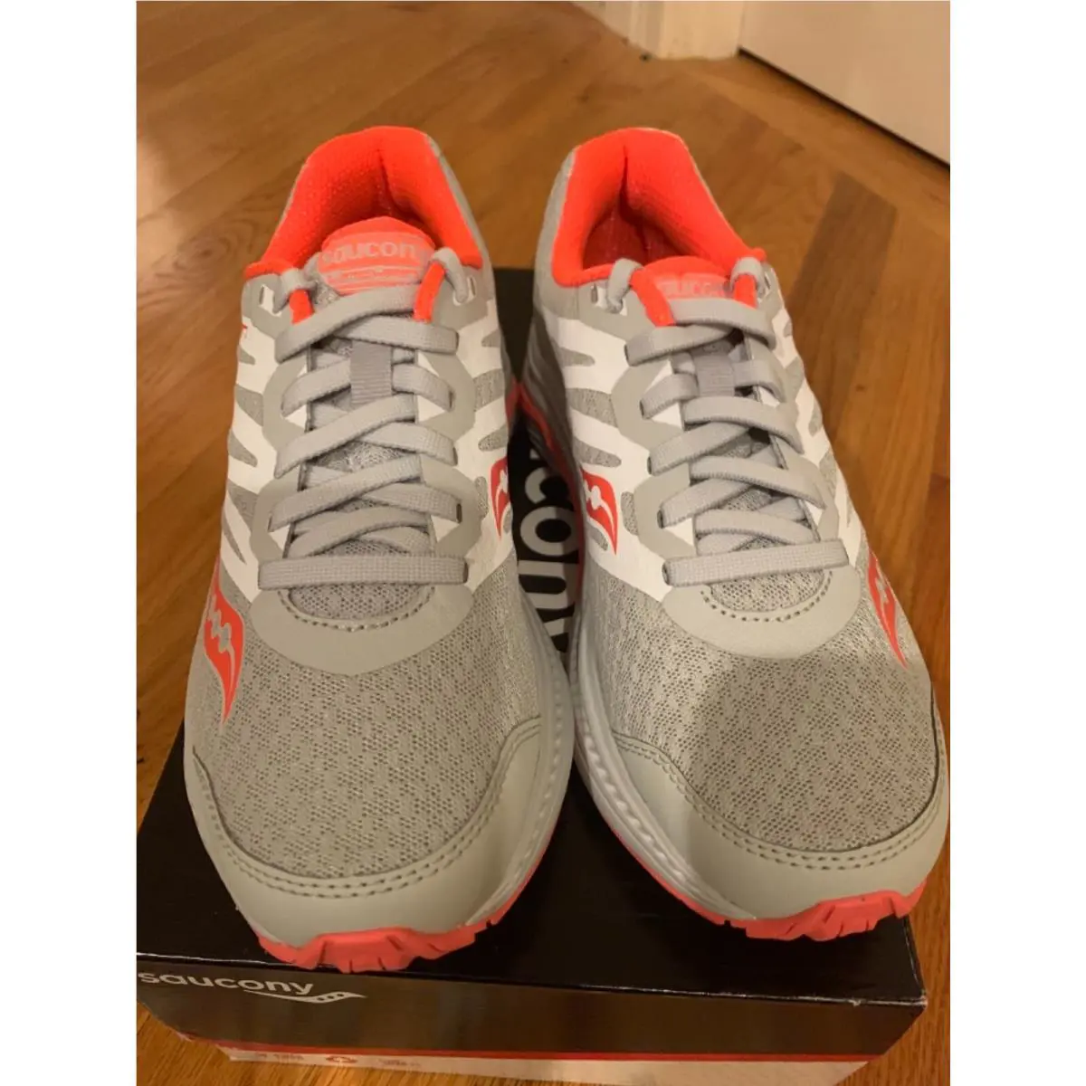 Saucony shoes - Grey/coral 7