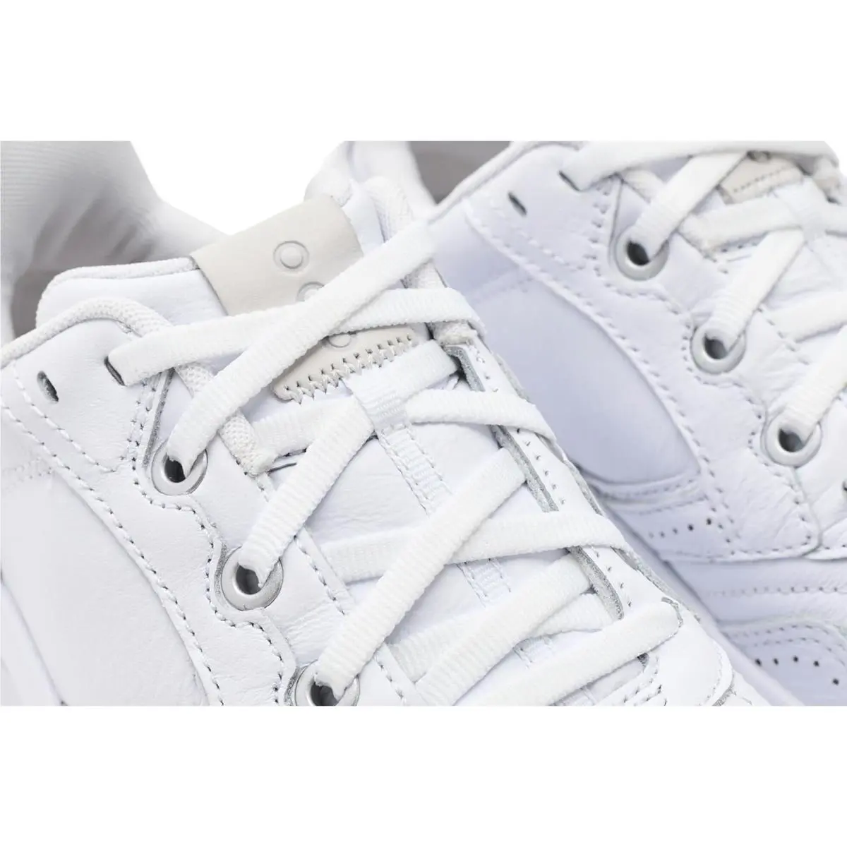 Saucony shoes - White 11