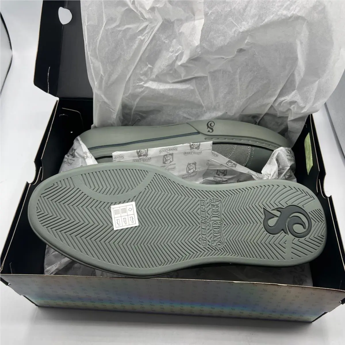 Skechers shoes - Snoop One- Boss Life Canvas - Olive 4