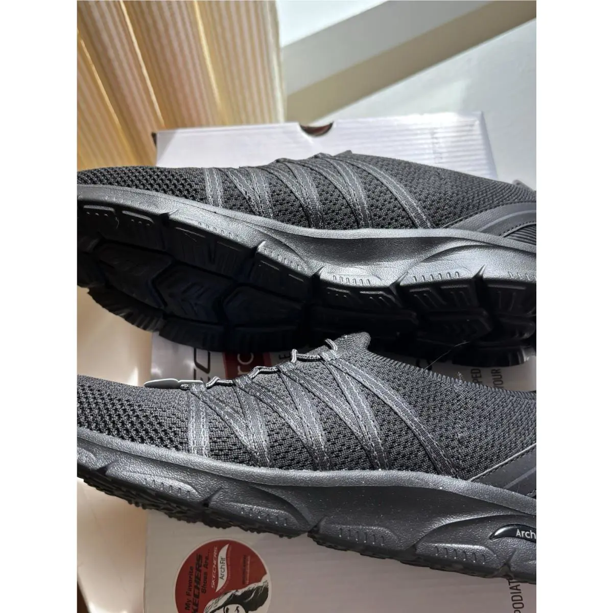 Skechers shoes - Sketchers Arch Fit Sunny Creative Pass - Black 1