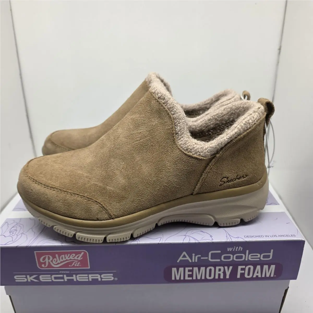 Skechers Relaxed Fit Womans Boots Easy Going Sweet Behavior Chestnut Size 7.5