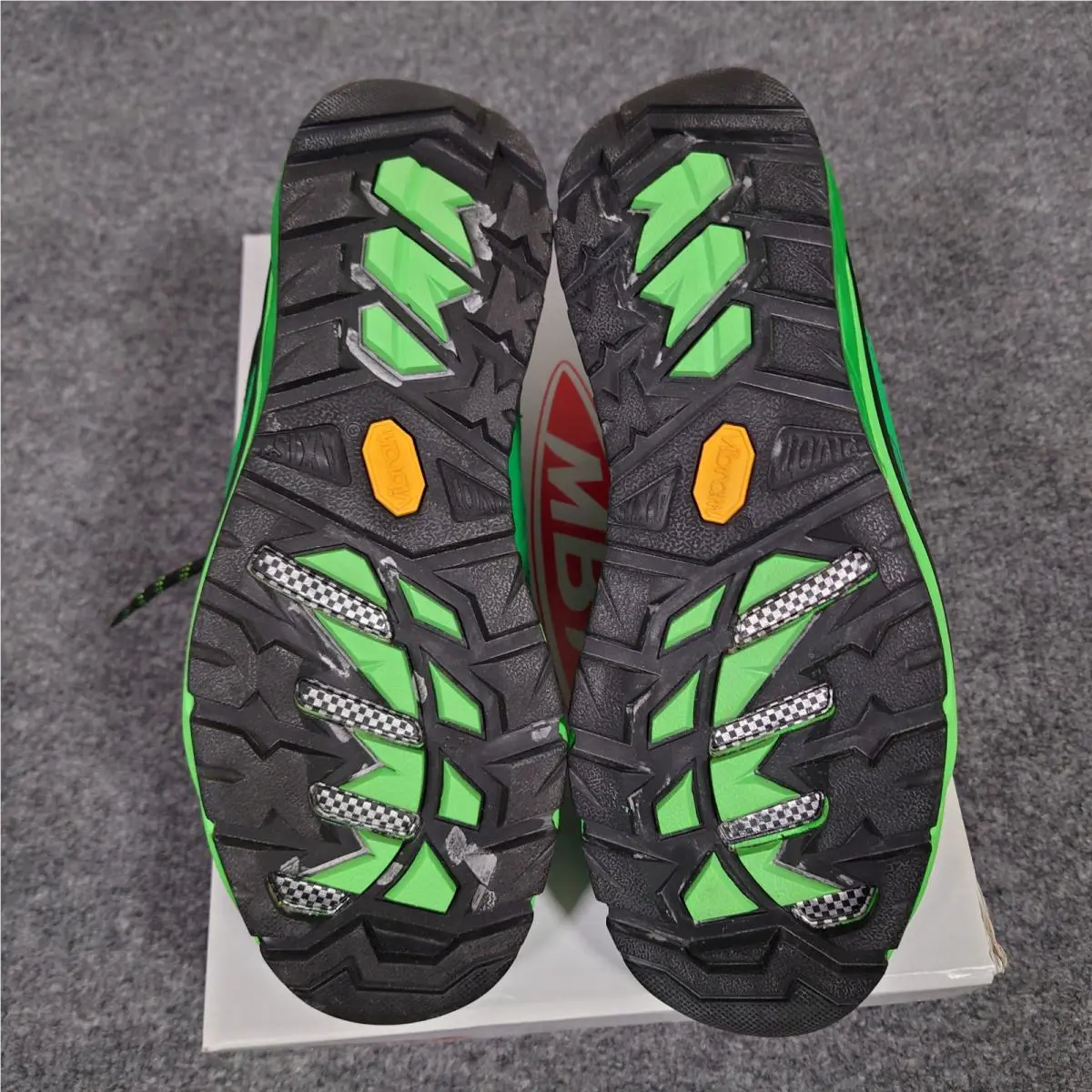 MBT shoes - Gore-Tex Trail Shoes - Trail Shoes - 700748-297T - Green 8