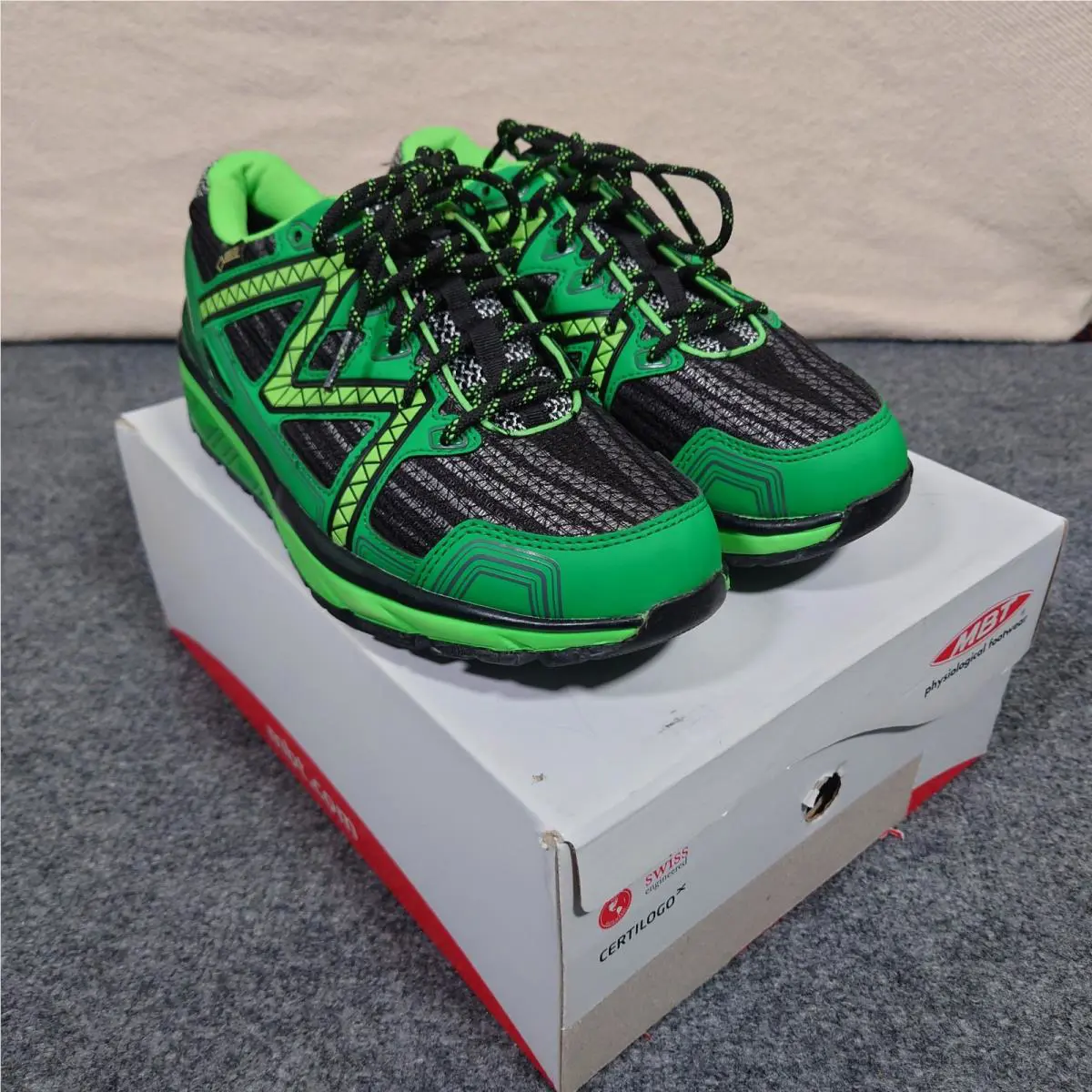 MBT shoes - Gore-Tex Trail Shoes - Trail Shoes - 700748-297T - Green 0
