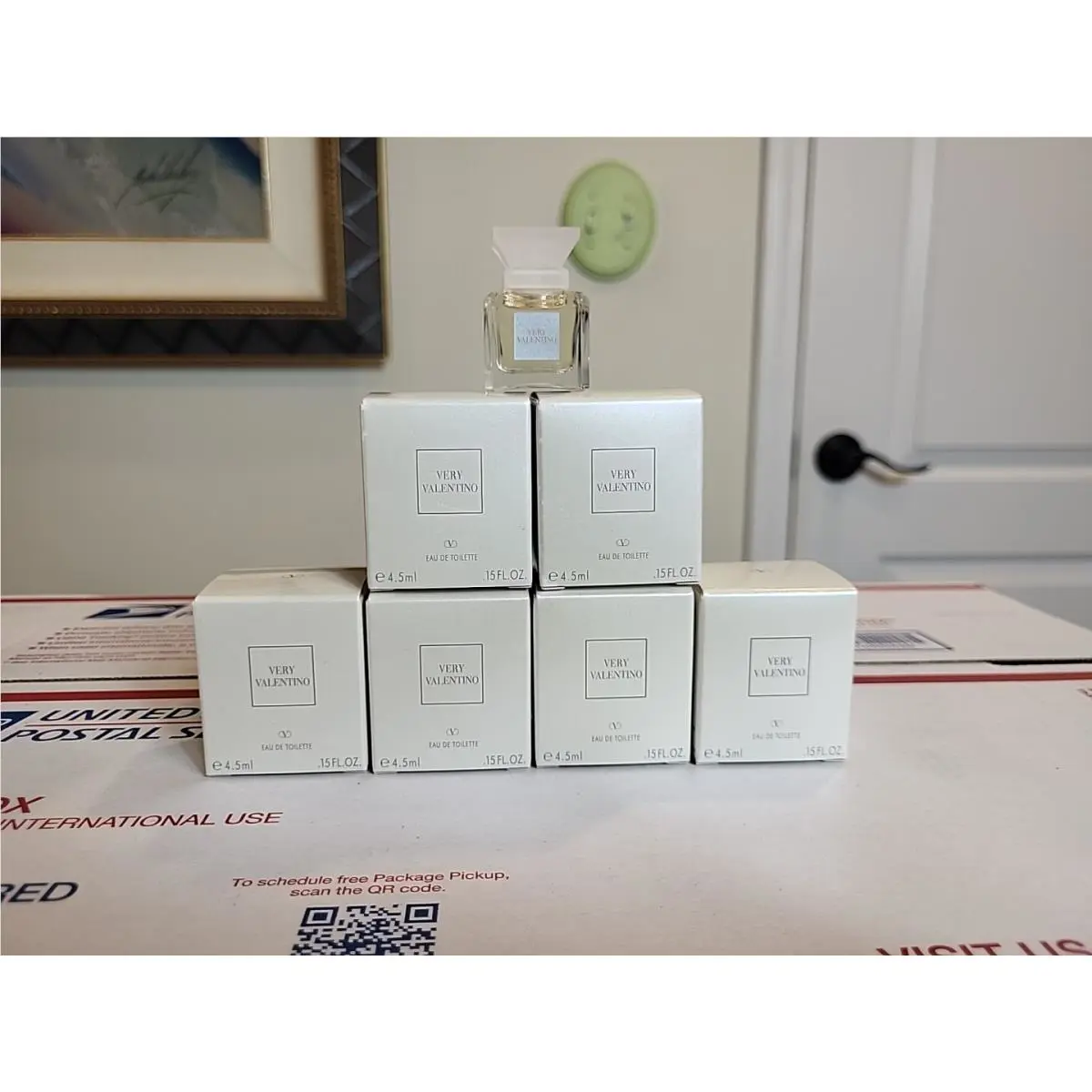 6-Very Valentino 0.15 oz / Eau de Toilette For Women 6 Mini Bottles Total .9 OZ