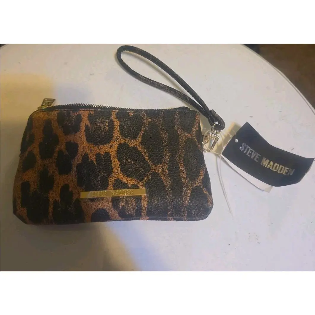 Steve Madden Leopard Wristlet Wallet Card Holder Clutch Bag Zipper Closure