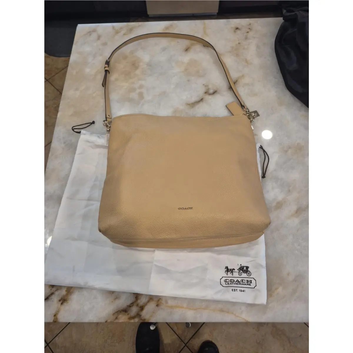 Coach 27858 Madison Pebbled Leather Hobo Hangbag_light Gold Tan Color